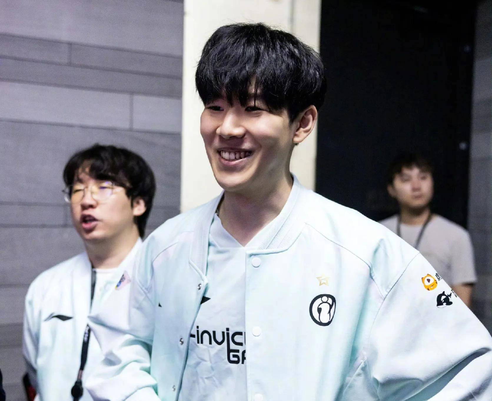 只会在更衣 只会在更衣